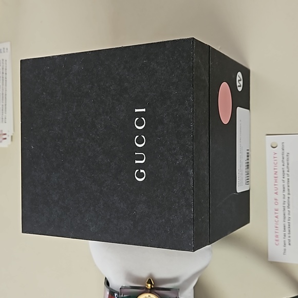 Authentic Gucci Watch Red Green Plexiglass Gold Bee Modern Luxury Designer Watch - Picture 4 of 16